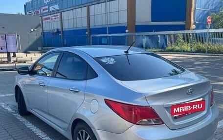 Hyundai Solaris II рестайлинг, 2015 год, 830 000 рублей, 4 фотография