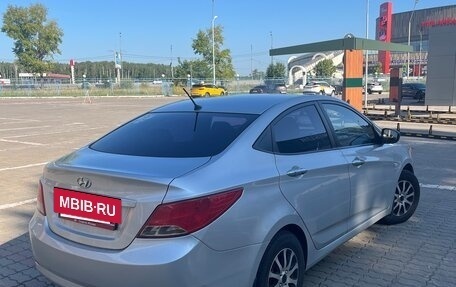 Hyundai Solaris II рестайлинг, 2015 год, 830 000 рублей, 3 фотография