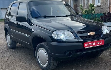Chevrolet Niva I рестайлинг, 2012 год, 580 000 рублей, 3 фотография