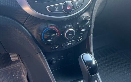 Hyundai Solaris II рестайлинг, 2015 год, 830 000 рублей, 8 фотография