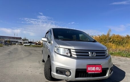 Honda Freed I, 2011 год, 1 095 000 рублей, 2 фотография