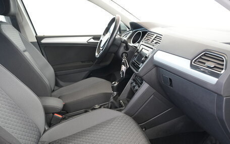 Volkswagen Tiguan II, 2018 год, 1 750 000 рублей, 12 фотография