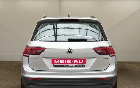 Volkswagen Tiguan II, 2018 год, 1 750 000 рублей, 3 фотография