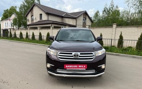 Toyota Highlander III, 2012 год, 2 485 000 рублей, 2 фотография