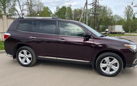 Toyota Highlander III, 2012 год, 2 485 000 рублей, 4 фотография