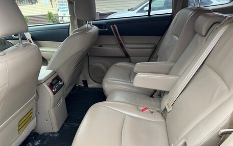 Toyota Highlander III, 2012 год, 2 485 000 рублей, 17 фотография