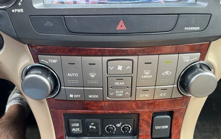 Toyota Highlander III, 2012 год, 2 485 000 рублей, 22 фотография