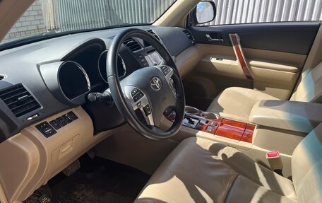 Toyota Highlander III, 2012 год, 2 485 000 рублей, 20 фотография