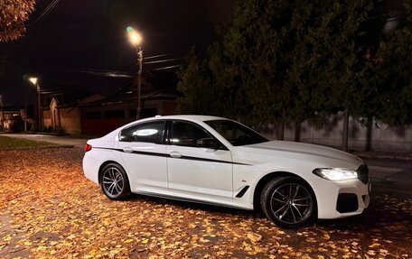 BMW 5 серия, 2021 год, 5 500 000 рублей, 4 фотография