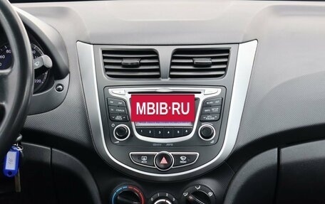 Hyundai Solaris II рестайлинг, 2013 год, 880 000 рублей, 11 фотография