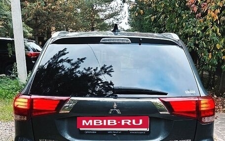 Mitsubishi Outlander III рестайлинг 3, 2017 год, 2 500 000 рублей, 4 фотография