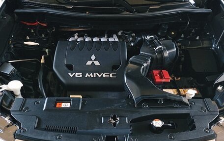 Mitsubishi Outlander III рестайлинг 3, 2017 год, 2 500 000 рублей, 15 фотография