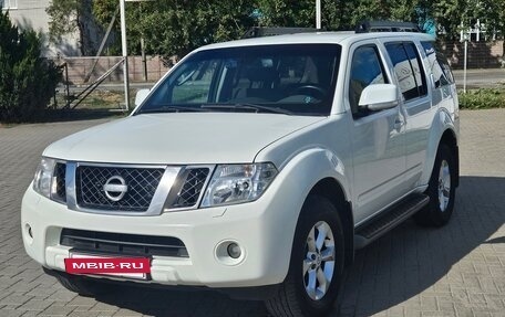 Nissan Pathfinder, 2011 год, 1 900 000 рублей, 3 фотография