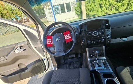 Nissan Pathfinder, 2011 год, 1 900 000 рублей, 13 фотография