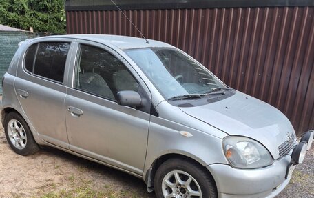 Toyota Yaris I рестайлинг, 2001 год, 310 000 рублей, 1 фотография