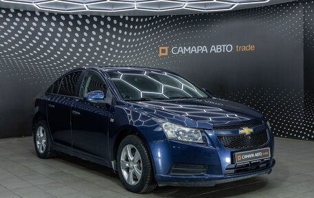 Chevrolet Cruze II, 2010 год, 621 000 рублей, 3 фотография