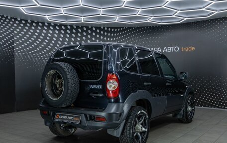 Chevrolet Niva I рестайлинг, 2018 год, 535 000 рублей, 2 фотография