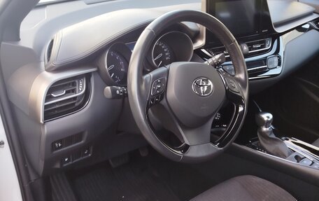 Toyota C-HR I рестайлинг, 2019 год, 2 000 000 рублей, 7 фотография