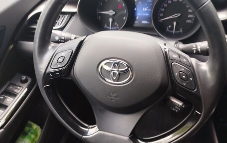 Toyota C-HR I рестайлинг, 2019 год, 2 000 000 рублей, 4 фотография