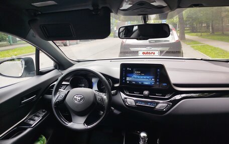 Toyota C-HR I рестайлинг, 2019 год, 2 000 000 рублей, 5 фотография