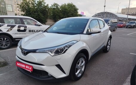 Toyota C-HR I рестайлинг, 2019 год, 2 000 000 рублей, 10 фотография