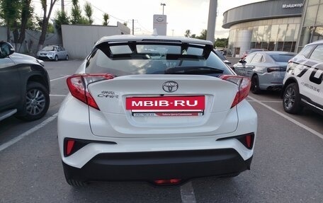 Toyota C-HR I рестайлинг, 2019 год, 2 000 000 рублей, 8 фотография