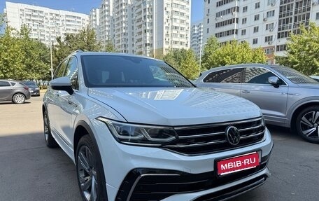 Volkswagen Tiguan II, 2021 год, 3 800 000 рублей, 1 фотография