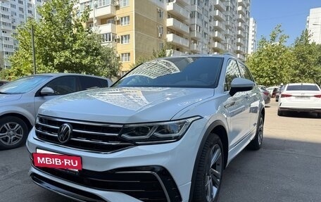 Volkswagen Tiguan II, 2021 год, 3 800 000 рублей, 3 фотография