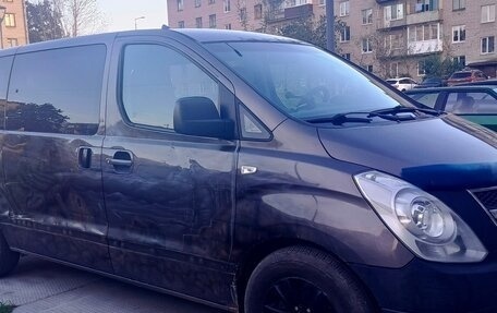 Hyundai H-1 II рестайлинг, 2012 год, 1 300 000 рублей, 3 фотография