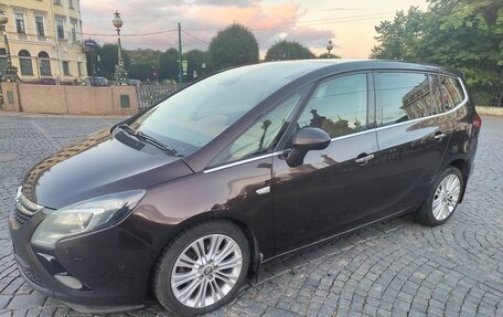 Opel Zafira C рестайлинг, 2013 год, 875 000 рублей, 3 фотография