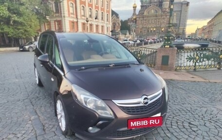 Opel Zafira C рестайлинг, 2013 год, 875 000 рублей, 2 фотография