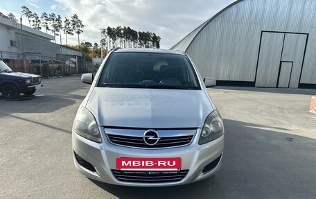 Opel Zafira B, 2012 год, 780 000 рублей, 3 фотография