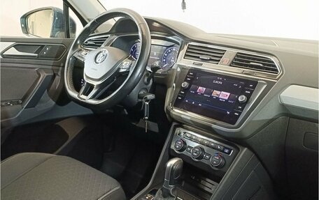 Volkswagen Tiguan II, 2017 год, 1 695 000 рублей, 10 фотография