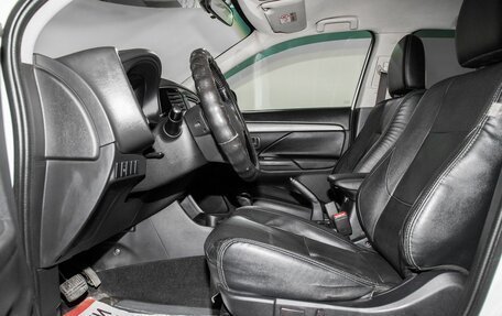 Mitsubishi Outlander III рестайлинг 3, 2015 год, 1 589 000 рублей, 5 фотография