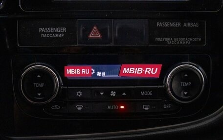 Mitsubishi Outlander III рестайлинг 3, 2015 год, 1 589 000 рублей, 13 фотография