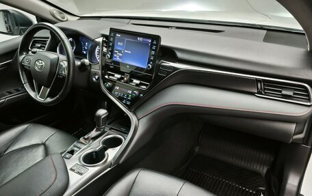 Toyota Camry, 2021 год, 2 945 000 рублей, 14 фотография