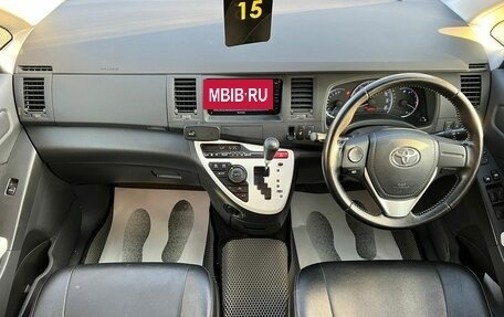 Toyota ISis I, 2013 год, 1 649 000 рублей, 16 фотография