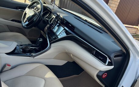 Toyota Camry, 2018 год, 2 550 000 рублей, 6 фотография