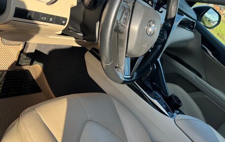 Toyota Camry, 2018 год, 2 550 000 рублей, 9 фотография