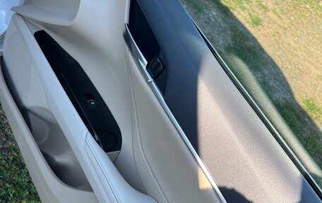 Toyota Camry, 2018 год, 2 550 000 рублей, 3 фотография