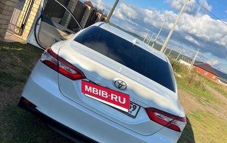 Toyota Camry, 2018 год, 2 550 000 рублей, 8 фотография