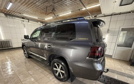 Toyota Land Cruiser 200, 2009 год, 2 650 000 рублей, 4 фотография