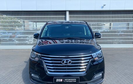 Hyundai Grand Starex Grand Starex I рестайлинг 2, 2018 год, 3 727 000 рублей, 2 фотография