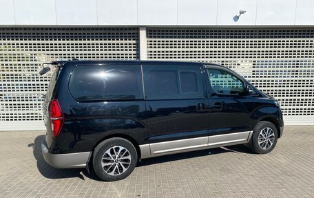 Hyundai Grand Starex Grand Starex I рестайлинг 2, 2018 год, 3 727 000 рублей, 5 фотография