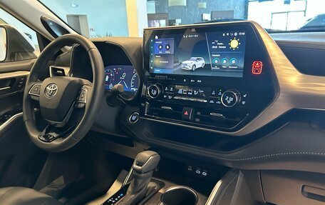 Toyota Highlander, 2025 год, 5 850 000 рублей, 28 фотография