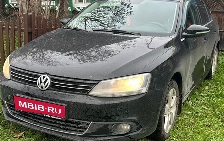 Volkswagen Jetta VI, 2013 год, 1 100 000 рублей, 1 фотография