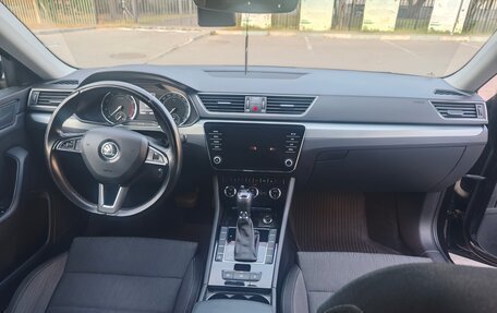 Skoda Superb III рестайлинг, 2018 год, 1 700 000 рублей, 8 фотография