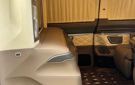 Mercedes-Benz V-Класс, 2024 год, 22 000 000 рублей, 2 фотография