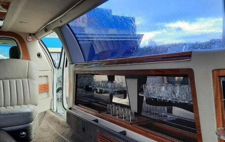 Lincoln Town Car III рестайлинг, 2003 год, 500 000 рублей, 15 фотография