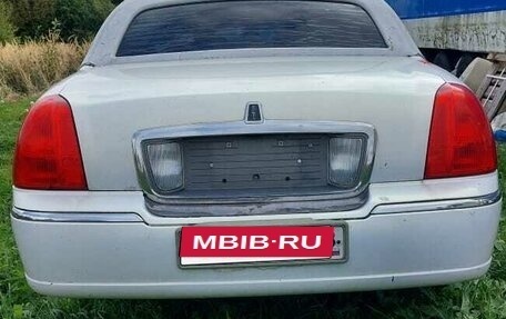 Lincoln Town Car III рестайлинг, 2003 год, 500 000 рублей, 4 фотография